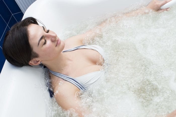 Гидромассажная ванна профессиональная - подводный массаж с множеством преимуществ для здоровья